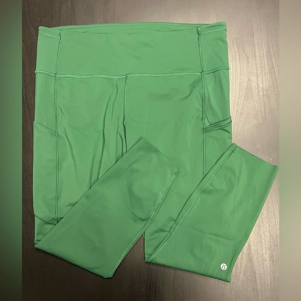 Lululemon Fast and Free High-Rise Tight 25" - Sz 16 - Picture 3 of 5
